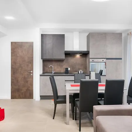 Fior Schiller Apartment *