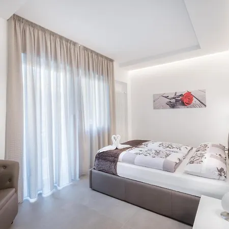 Fior Schiller Apartment