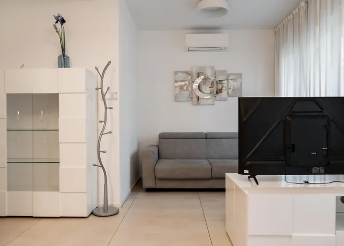 Fior Schiller דירה *